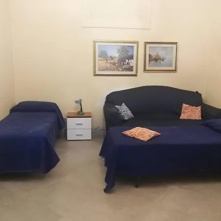In Centro Storico A Aeroporto di Catania Fontana Rossa